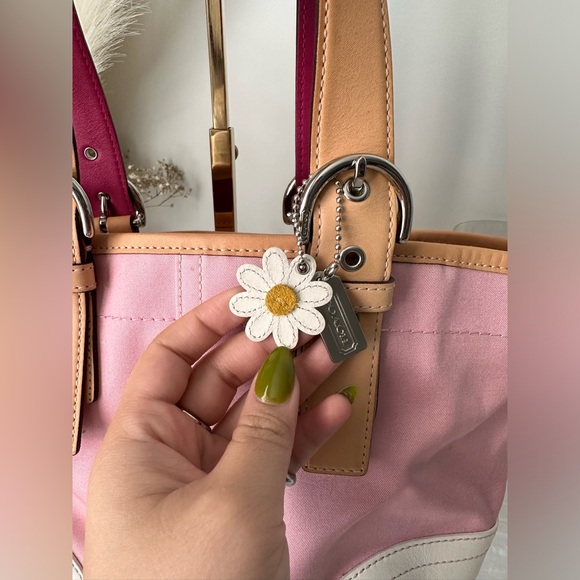 Antique Coach Hampton Tote Pink Canvas White Leather Handbag with Flower Charm - Picture 2 of 6